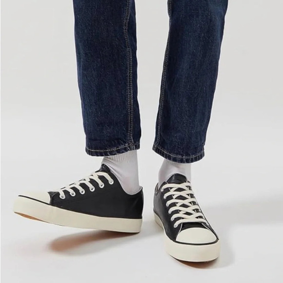 yageyan Mens Low top Classic Sneakers with Leather  Black Walking Size 11 NEW - Picture 3 of 6